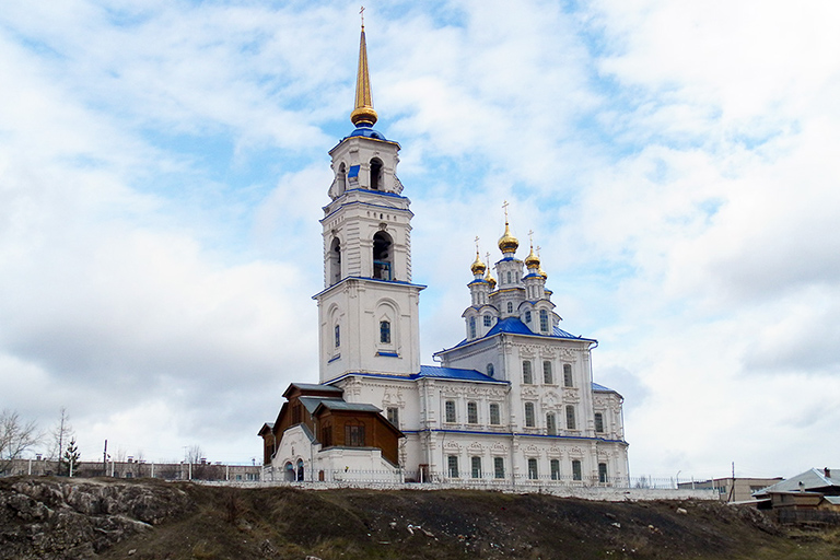 Церковь во имя святых первоверховных апостолов Петра и Павла