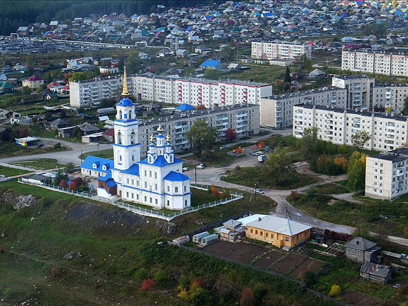 Церковь во имя святых первоверховных апостолов Петра и Павла с высоты